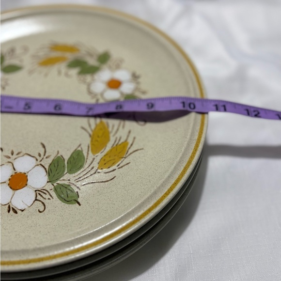 Vintage Stoneware “Garden Festival” Floral Patterned Dinner Plate - Picture 4 of 4